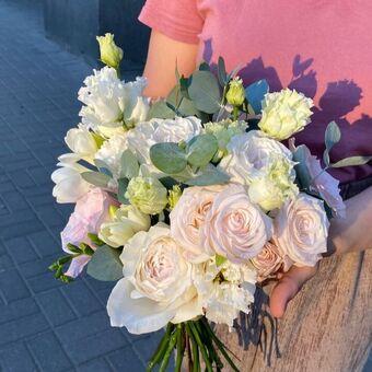 Букет Невесты с Розами "Жемчужный Рассвет"