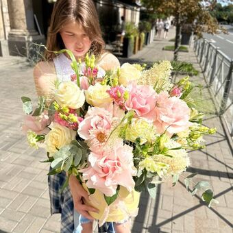 Большая Композиция с Розами и Гортензиями "Нежный Рассвет"