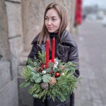 Новогодняя Композиция со Свечами "Теплые Объятия"